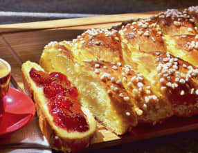 Brioche tressée à la fleur d’oranger