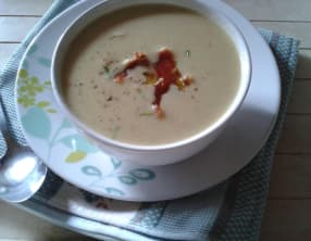 Velouté de pommes de terre et poireau au jambon de Parme