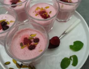 Panna cotta toute rose aux framboises