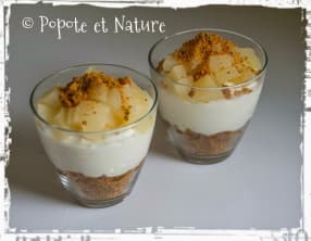 Verrine cheesecake aux poires et aux biscuits caramel beurre salé