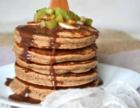 Pancakes végétaliens à la noisette et au pavot