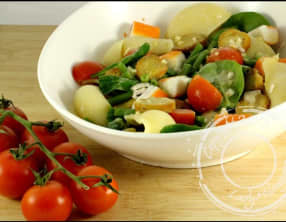 Salade de conchiglie et surimi