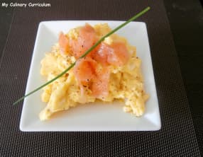 Oeufs brouillés au saumon fumé