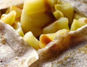 Galettes au sarrasin, pomme caramélisée et confiture de lait