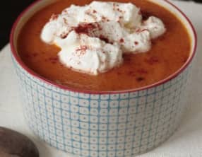 Soupe au poivron, au potiron et au piment pasilla