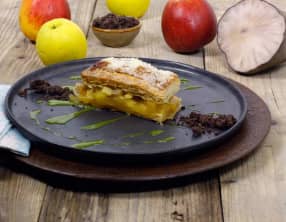 Millefeuille de pomme et de poire terre, crème anglaise au matcha