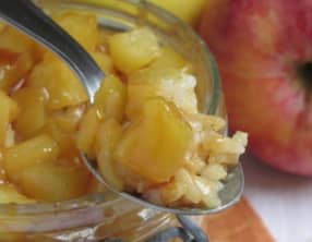 Riz au lait vanillé, pommes caramélisées et caramel au beurre salé