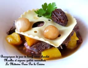 Bourguignon de joue de boeuf, lasagnes "gruyère", morilles et chocolat
