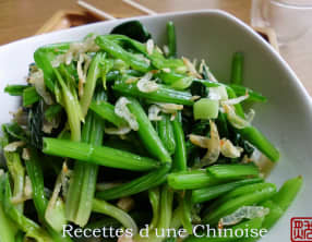 Epinards chinois sautés aux minis crevettes