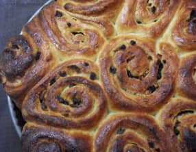 Brioche roulée aux fruits secs