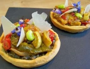 Tartelettes feuilletées à la ratatouille et tapenade