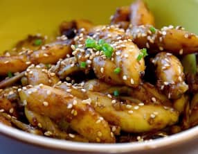 Cuisses de grenouilles laquées à l'aigre douce