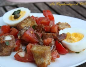 Panzanella aux anchois et oeufs durs
