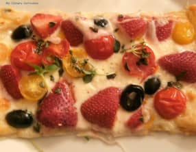 Tartelettes salées fraises, tomates, mozzarella huile d'olive, basilic
