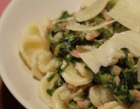 Orecchiette à la salade cuite, lardons et gorgonzola