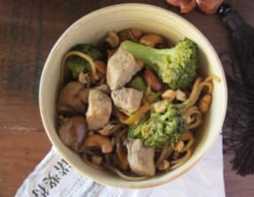 Poulet aux légumes façon thaïlandais