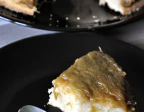 Gâteau au yaourt de soja et compotée de rhubarbe