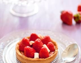 Tartelettes à la compote de rhubarbe et aux fraises