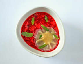 Confit de fraises et sa raviole citron et menthe