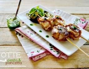 Plancha brochettes roulés de lotte au pesto et pancetta