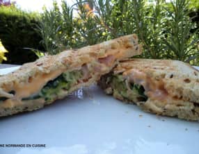 Croque-monsieur courgette, bacon, fromage