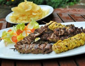 Barbecue de brochettes de viande grillée