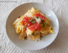 Pappardelle tomates mozzarella basilic