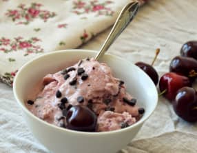 Frozen Yogurt à la Cerise et aux Pépites de Chocolat