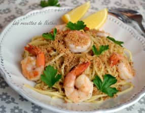 Spaghettis aux gambas et chapelure à l'ail