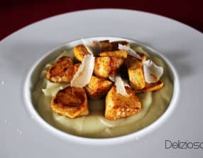 Purée de chou fleur au parmesan et bouchée de poulet aux épices