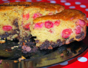 Gâteau aux cerises, féve de tonka et chocolat