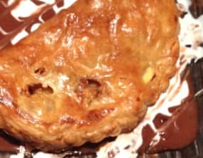 Chaussons pommes, miel, amandes