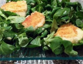 Salade gourmande au Babybel pané