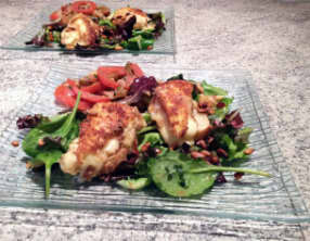 Salade et croûtons au reblochon pané