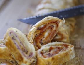 Feuilleté jambon chorizo et comté au pavot