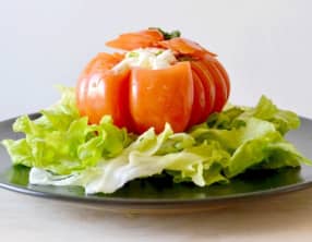 Tomate farcie à la mozzarella marinée