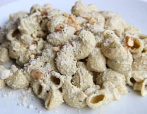 Pâtes sauce aux noix façon pesto