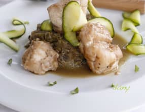 Lotte aux courgettes râpées, sauce pineau et soja