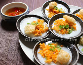 Galette de riz aux crevettes à la vapeur de Huê