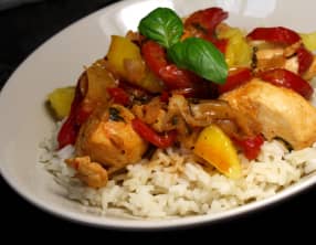 Poulet aux poivrons et à la mangue