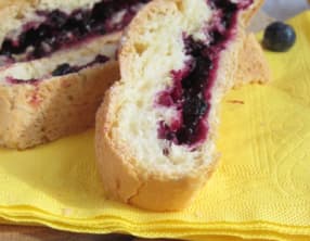 Brioche tressée au lemon curd et aux myrtilles