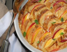 Gratin de pain perdu aux nectarines et crème d’amande