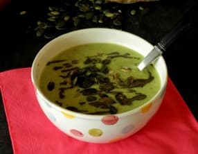 Velouté de courgette aux graines de courge