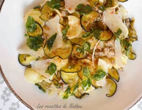 Pâtes orecchiette aux aubergines et origan frits