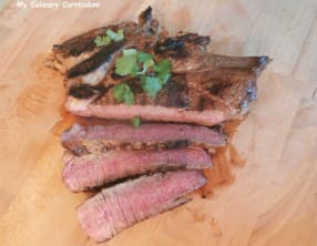 Côte de bœuf marinée soja, miel, coriandre et moutarde
