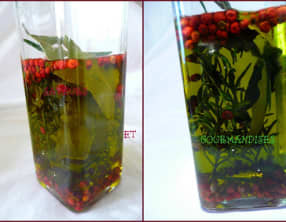 Huile d'olive parfumée maison.