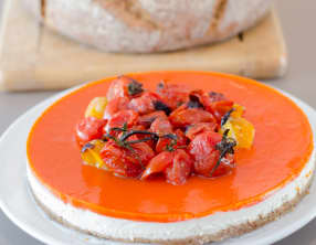 Cheesecake salé au robiola, gelée de poivrons grillés
