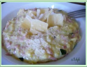 Risotto aux courgettes safranées et râpé de jambon