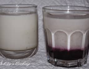 Yaourts à la vanille et aux myrtilles