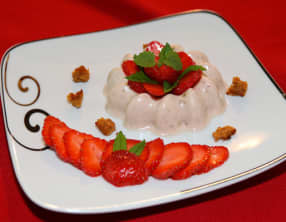 Bavarois à la fraise et au pain d'épice grillé